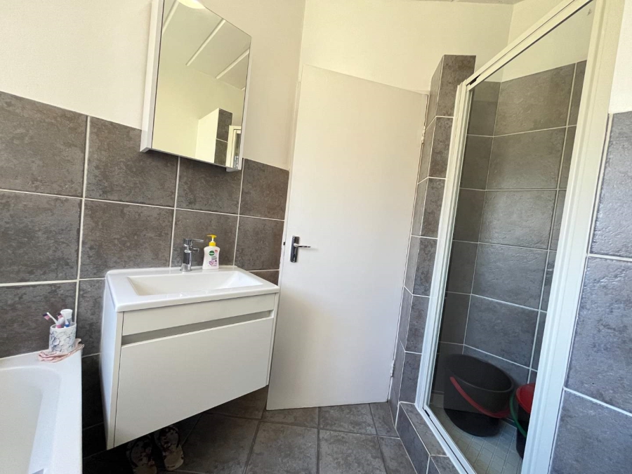 2 Bedroom Property for Sale in Winchester Hills Gauteng