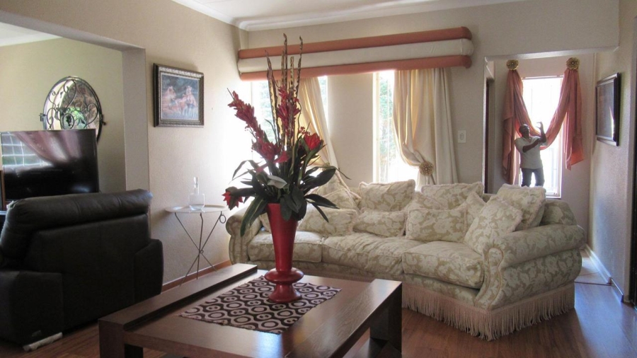 3 Bedroom Property for Sale in Oakdene Gauteng