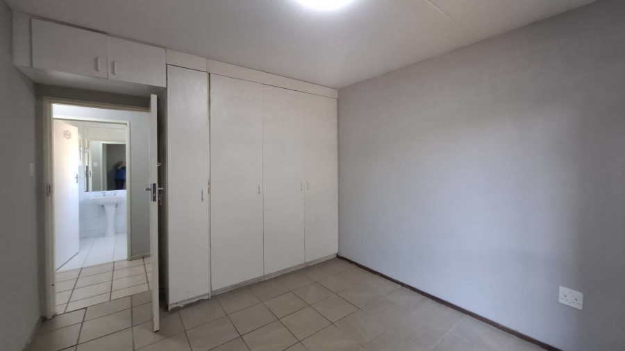 To Let 3 Bedroom Property for Rent in Randhart Gauteng