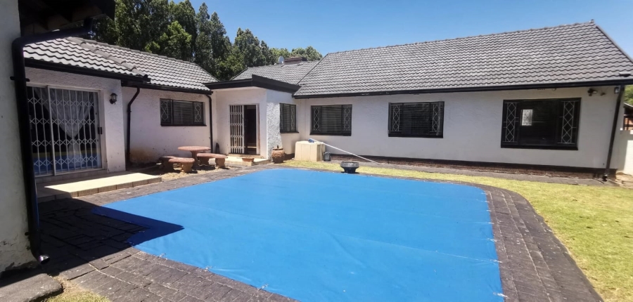 5 Bedroom Property for Sale in Brackendowns Gauteng