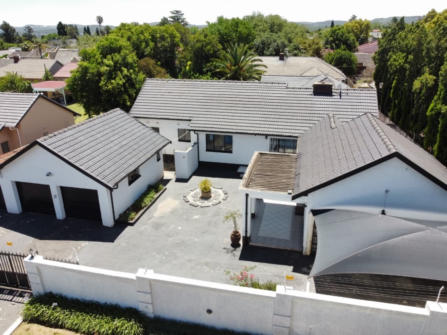5 Bedroom Property for Sale in Brackendowns Gauteng