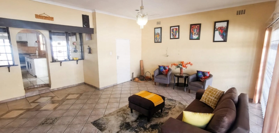 5 Bedroom Property for Sale in Brackendowns Gauteng