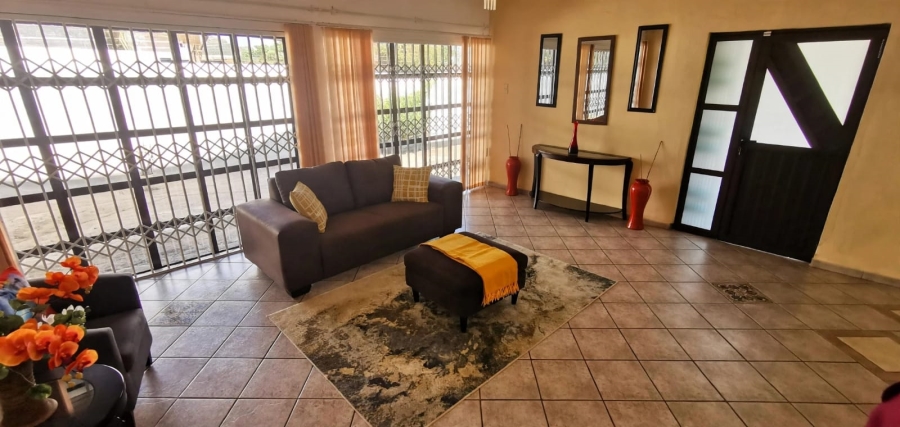5 Bedroom Property for Sale in Brackendowns Gauteng