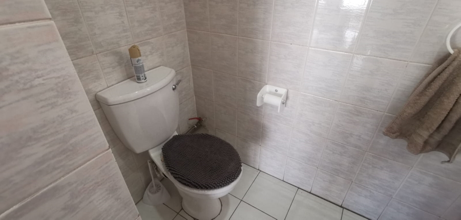 5 Bedroom Property for Sale in Brackendowns Gauteng