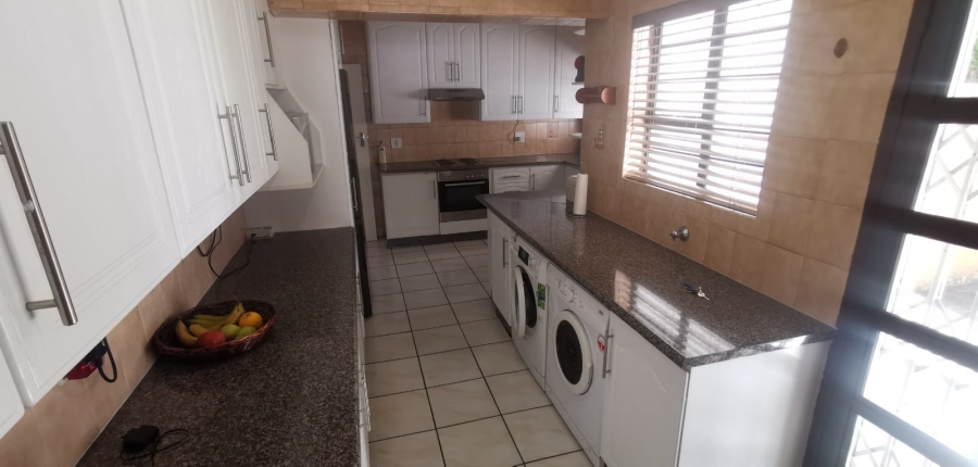 5 Bedroom Property for Sale in Brackendowns Gauteng