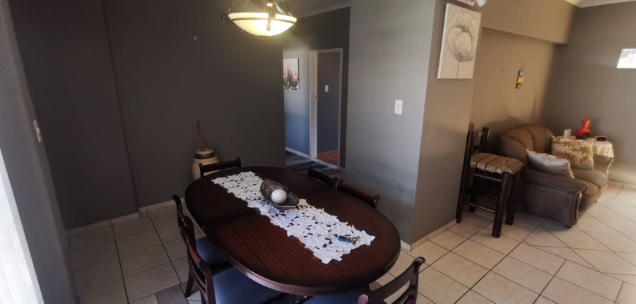 5 Bedroom Property for Sale in Brackendowns Gauteng