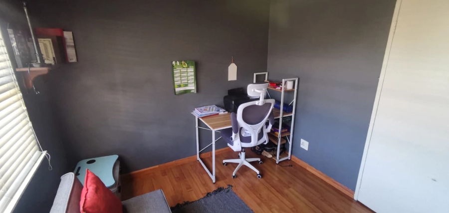 5 Bedroom Property for Sale in Brackendowns Gauteng