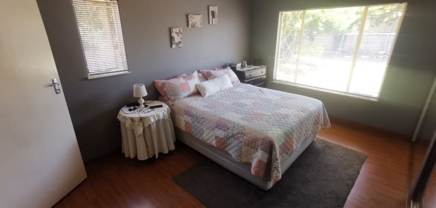 5 Bedroom Property for Sale in Brackendowns Gauteng