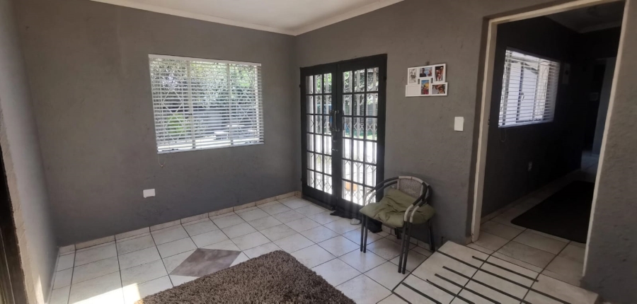 5 Bedroom Property for Sale in Brackendowns Gauteng