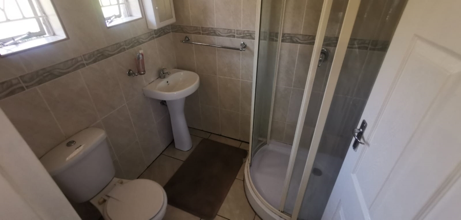 5 Bedroom Property for Sale in Brackendowns Gauteng