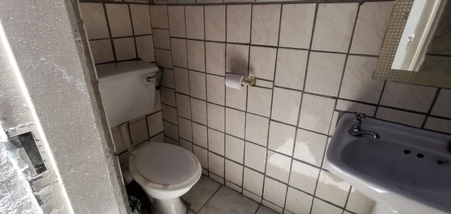 5 Bedroom Property for Sale in Brackendowns Gauteng