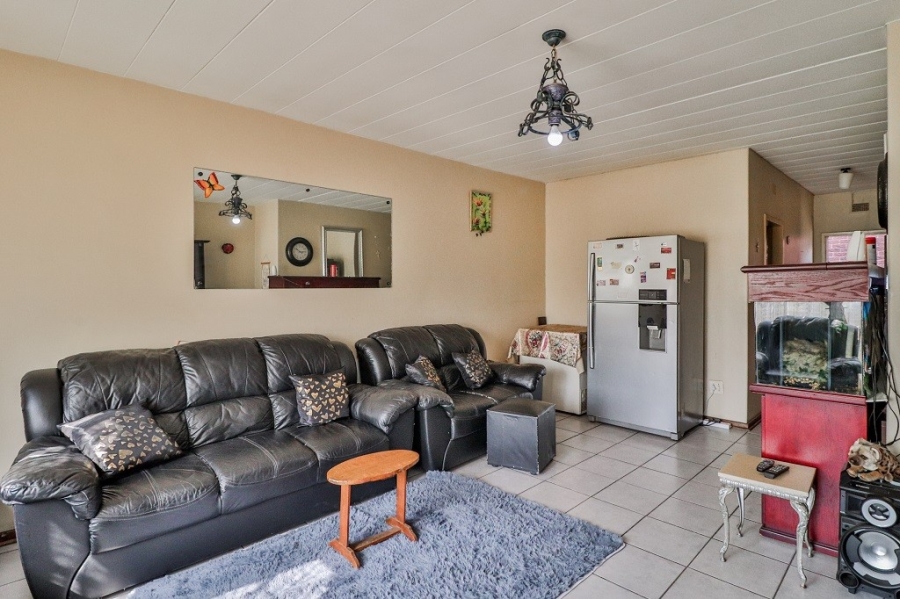 2 Bedroom Property for Sale in New Redruth Gauteng