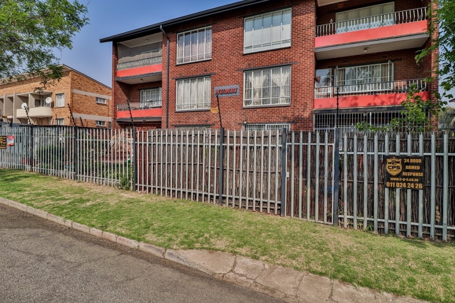 2 Bedroom Property for Sale in New Redruth Gauteng