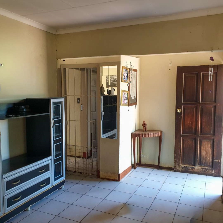 4 Bedroom Property for Sale in Dorandia Gauteng