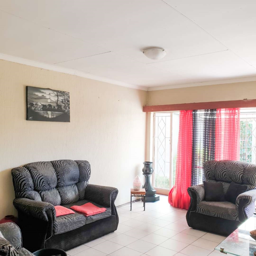 4 Bedroom Property for Sale in Dorandia Gauteng