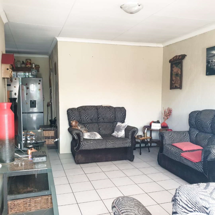 4 Bedroom Property for Sale in Dorandia Gauteng