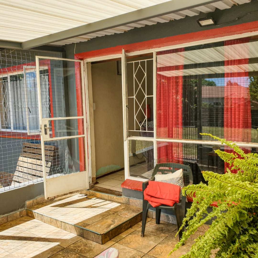 4 Bedroom Property for Sale in Dorandia Gauteng