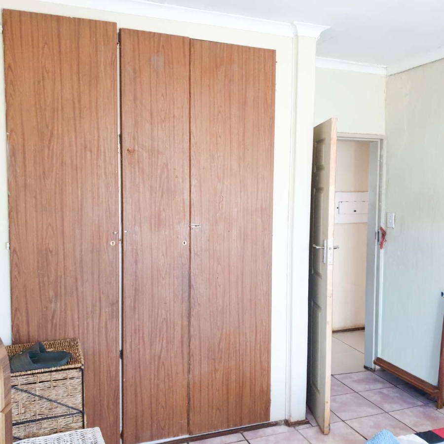 4 Bedroom Property for Sale in Dorandia Gauteng