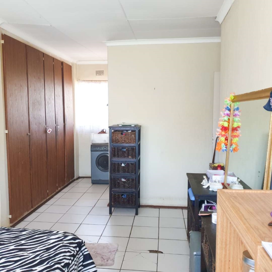 4 Bedroom Property for Sale in Dorandia Gauteng