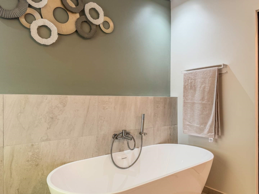 To Let 4 Bedroom Property for Rent in Bryanston Gauteng
