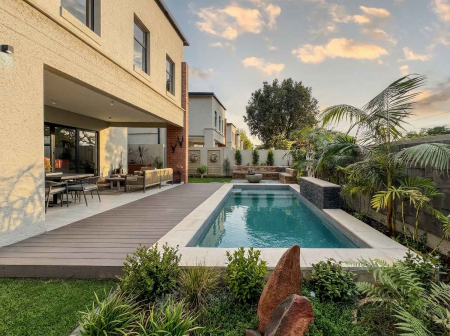 To Let 4 Bedroom Property for Rent in Bryanston Gauteng