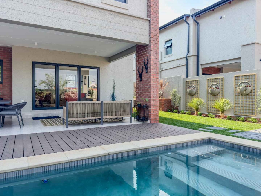 To Let 4 Bedroom Property for Rent in Bryanston Gauteng
