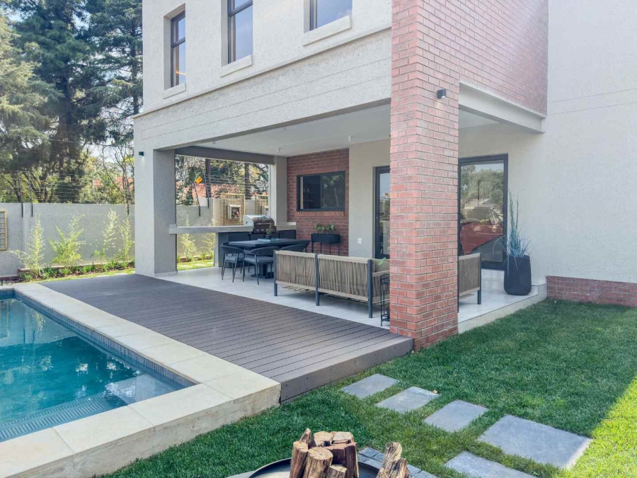 To Let 4 Bedroom Property for Rent in Bryanston Gauteng