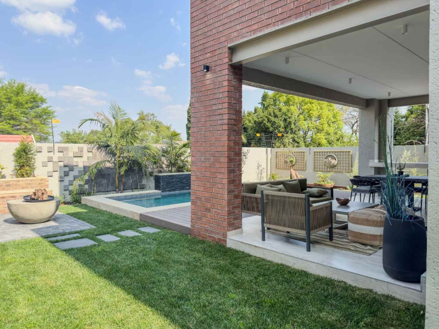 To Let 4 Bedroom Property for Rent in Bryanston Gauteng
