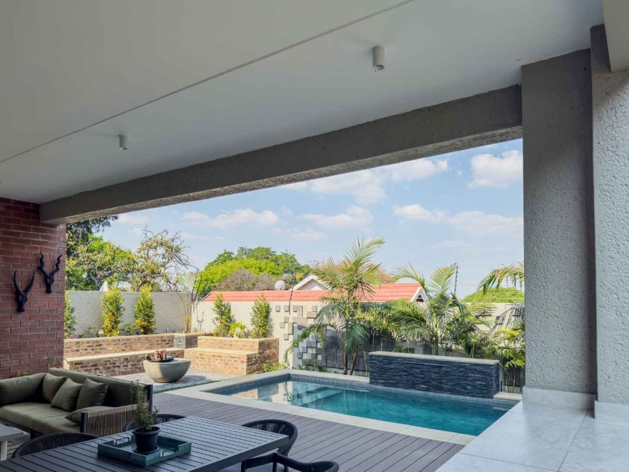 To Let 4 Bedroom Property for Rent in Bryanston Gauteng