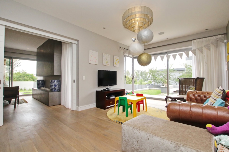 5 Bedroom Property for Sale in Waterfall Country Estate Gauteng