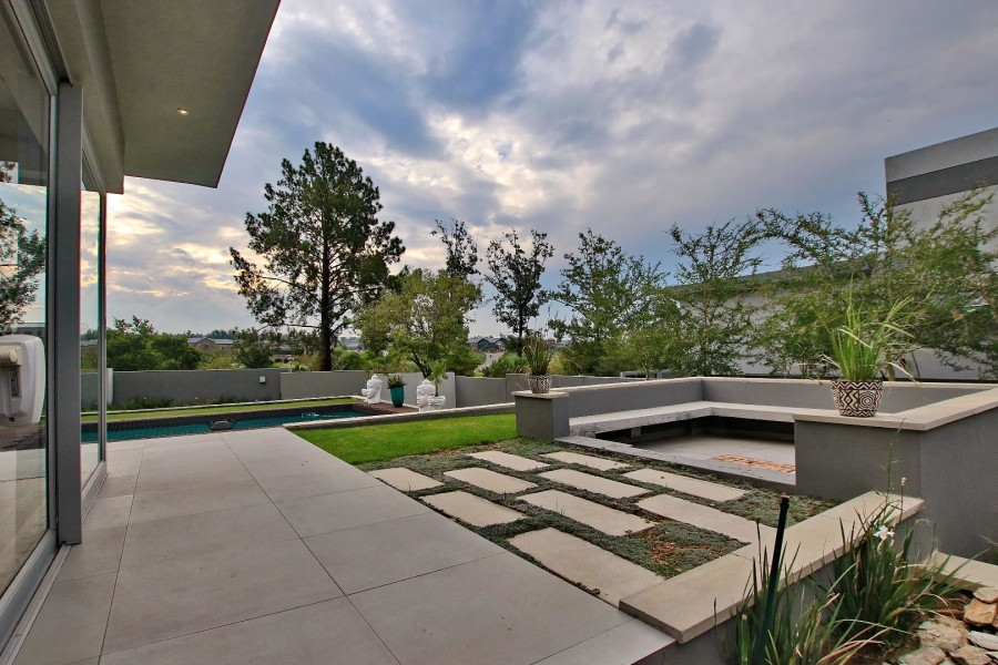 5 Bedroom Property for Sale in Waterfall Country Estate Gauteng