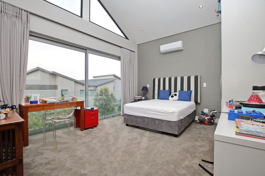 5 Bedroom Property for Sale in Waterfall Country Estate Gauteng