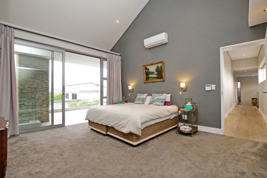5 Bedroom Property for Sale in Waterfall Country Estate Gauteng