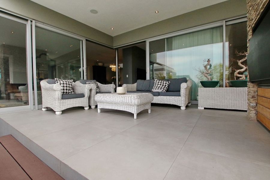 5 Bedroom Property for Sale in Waterfall Country Estate Gauteng