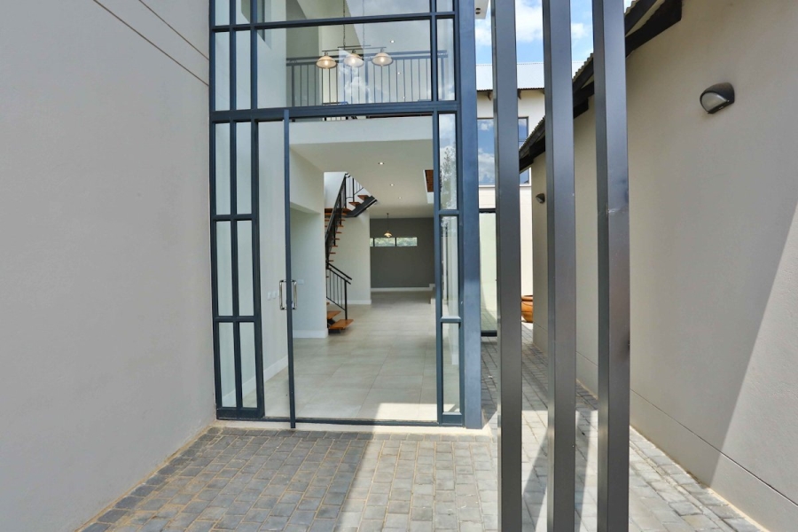 4 Bedroom Property for Sale in Waterfall Country Estate Gauteng