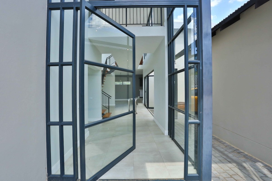 4 Bedroom Property for Sale in Waterfall Country Estate Gauteng
