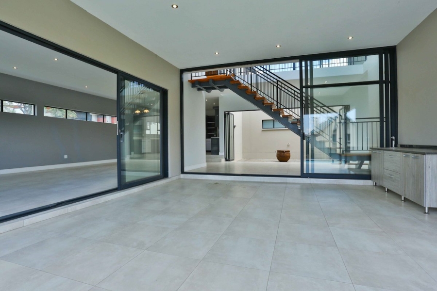 4 Bedroom Property for Sale in Waterfall Country Estate Gauteng