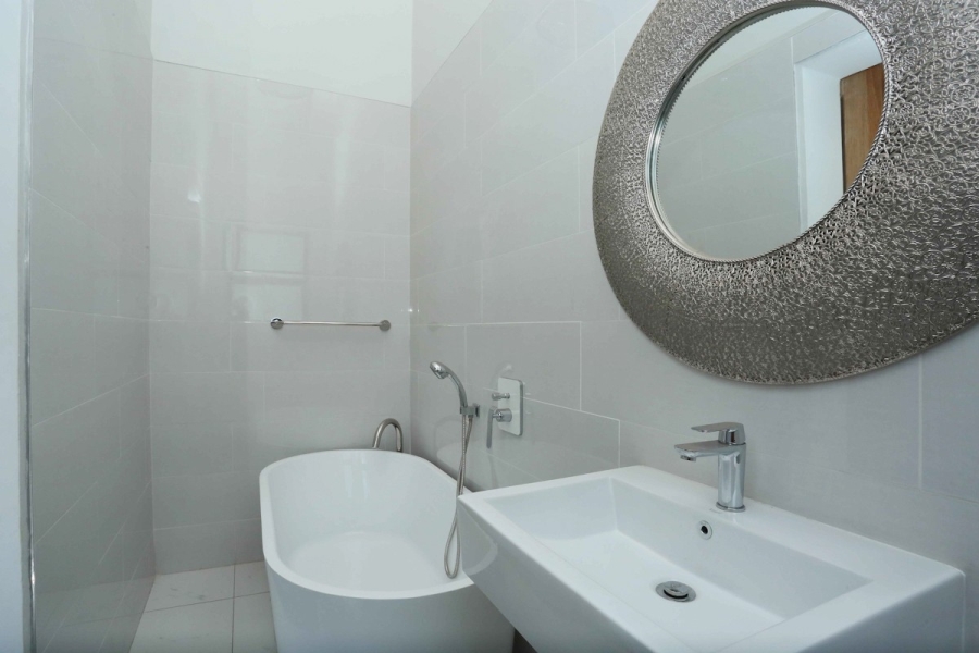 4 Bedroom Property for Sale in Waterfall Country Estate Gauteng