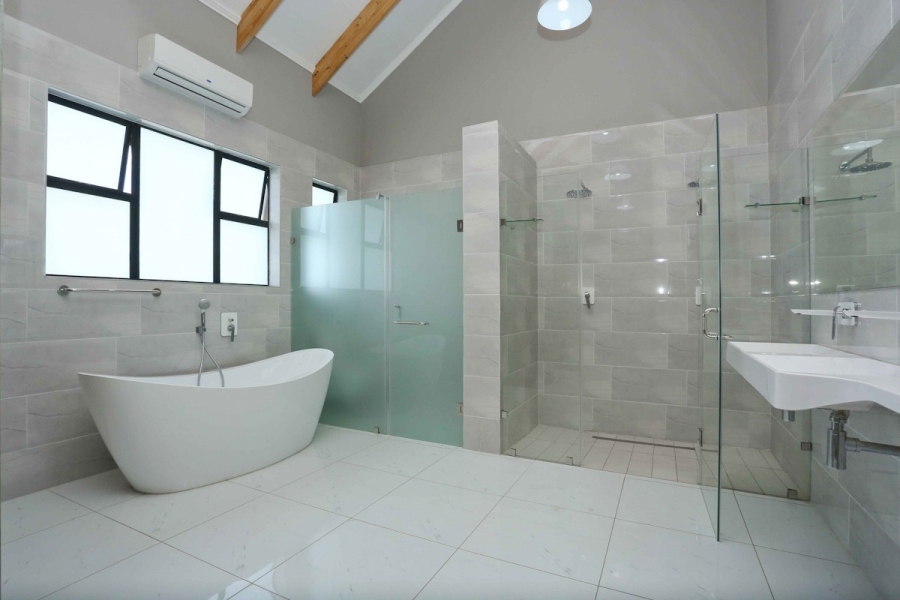 4 Bedroom Property for Sale in Waterfall Country Estate Gauteng