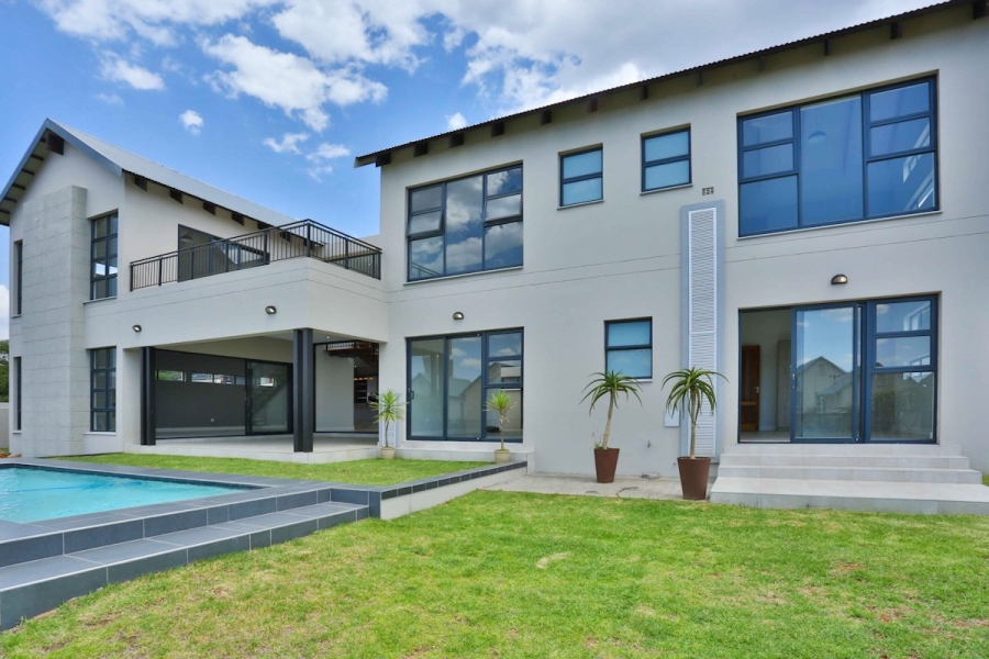 4 Bedroom Property for Sale in Waterfall Country Estate Gauteng