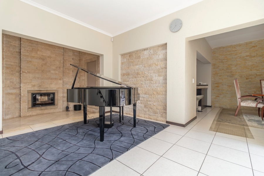 4 Bedroom Property for Sale in Carlswald Gauteng