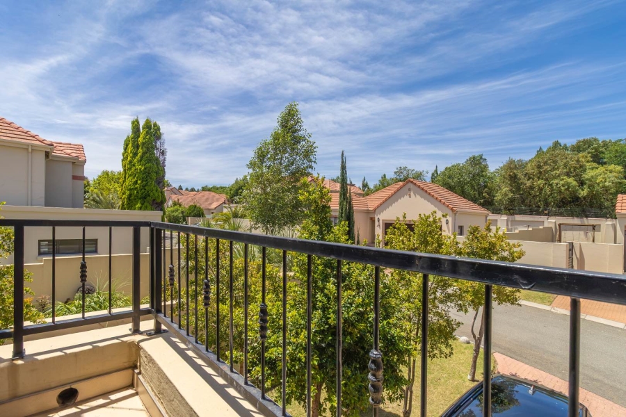 4 Bedroom Property for Sale in Carlswald Gauteng