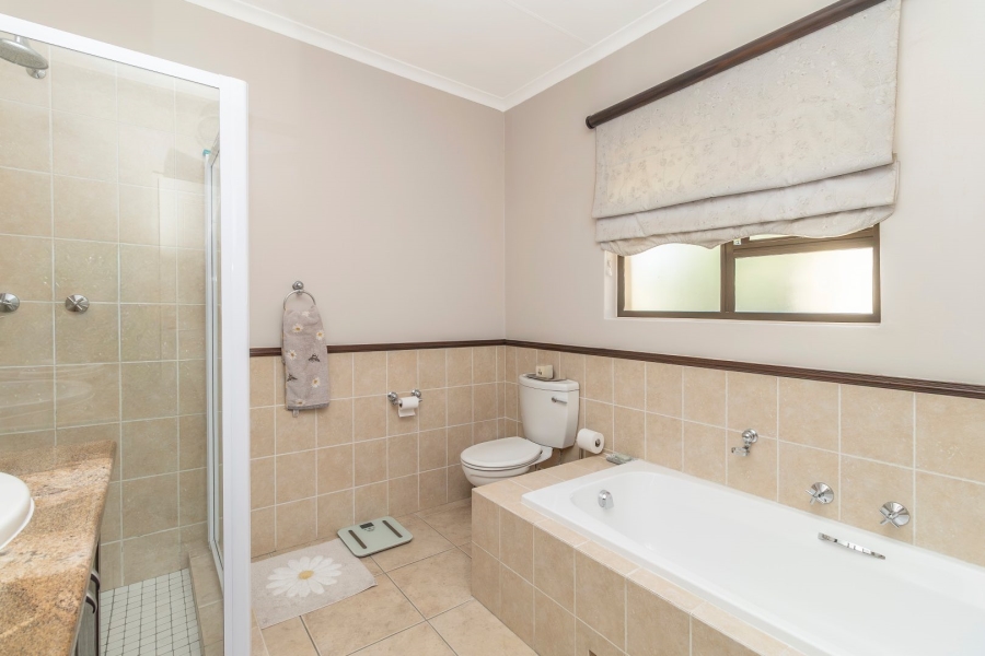 4 Bedroom Property for Sale in Carlswald Gauteng