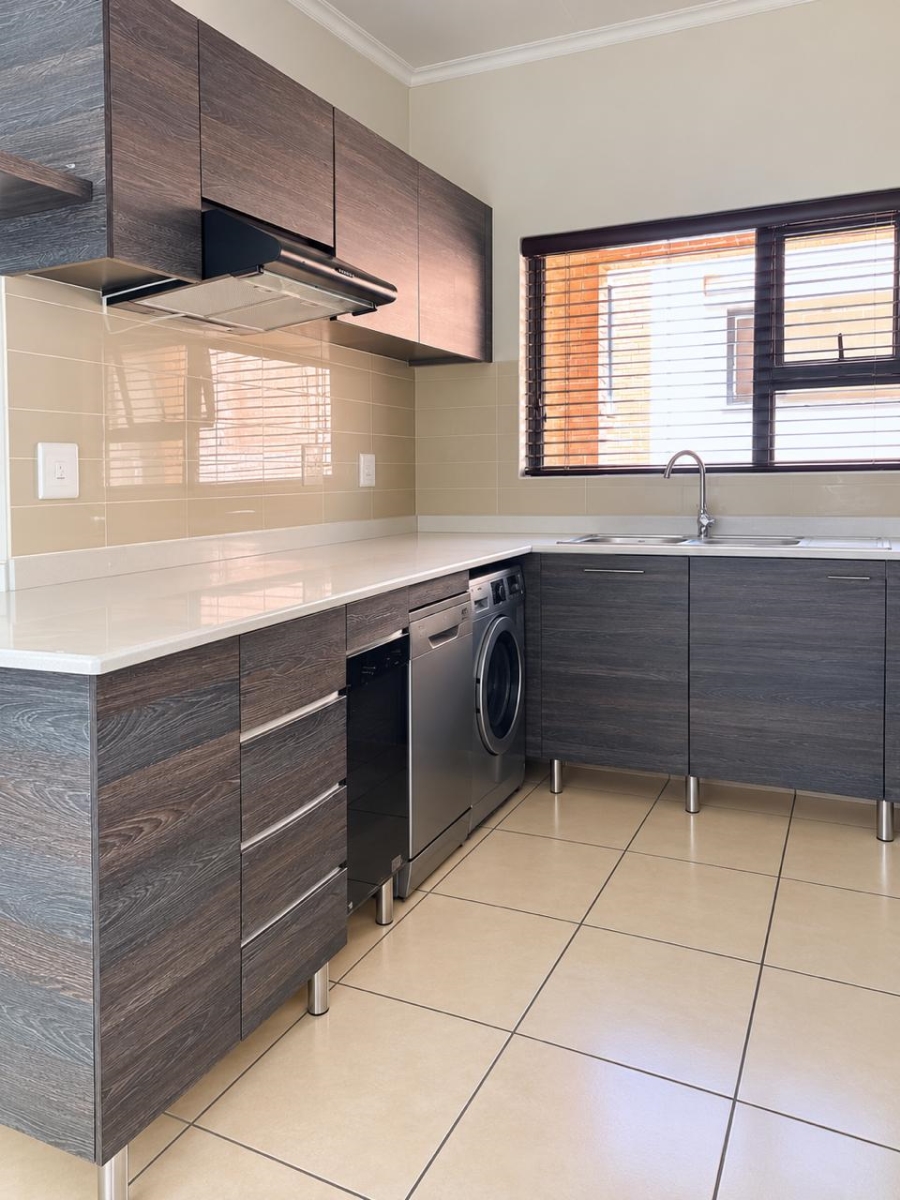 3 Bedroom Property for Sale in Greenstone Hill Gauteng