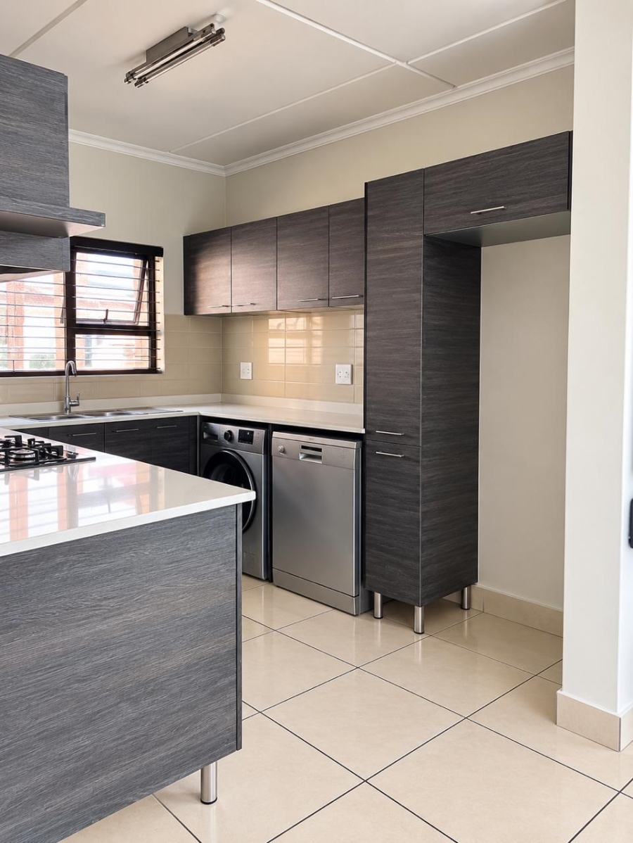 3 Bedroom Property for Sale in Greenstone Hill Gauteng