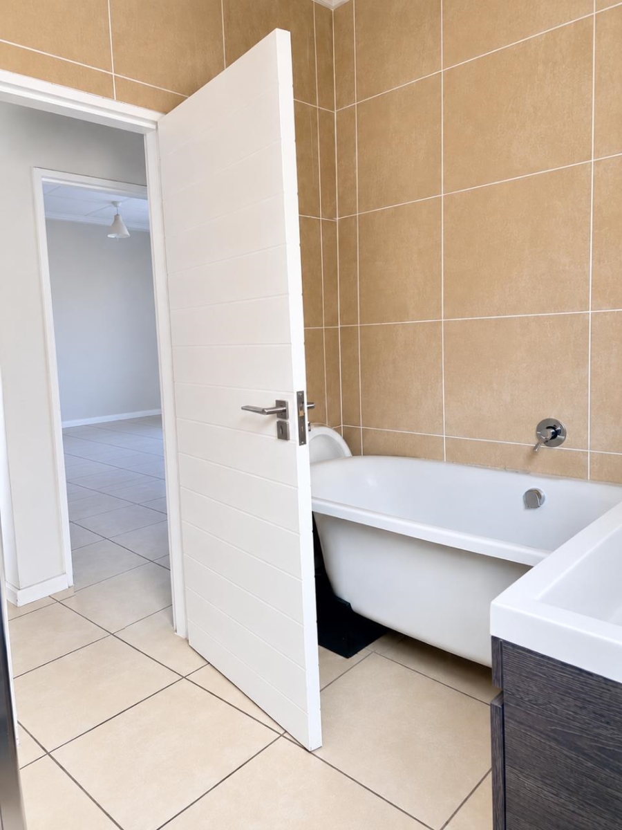 3 Bedroom Property for Sale in Greenstone Hill Gauteng