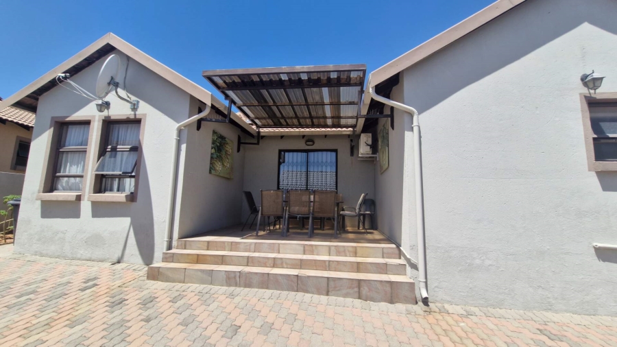 3 Bedroom Property for Sale in Kosmosdal Gauteng