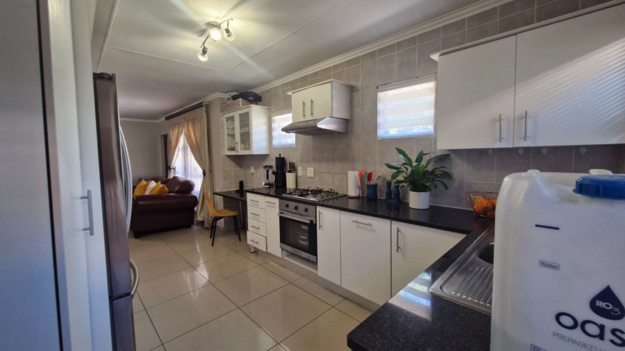 3 Bedroom Property for Sale in Kosmosdal Gauteng