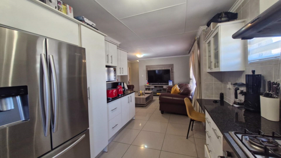 3 Bedroom Property for Sale in Kosmosdal Gauteng