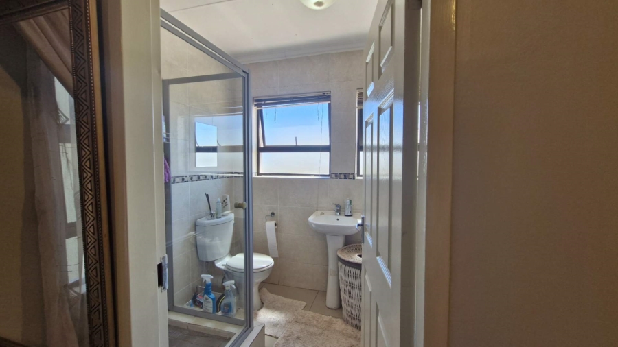 3 Bedroom Property for Sale in Kosmosdal Gauteng